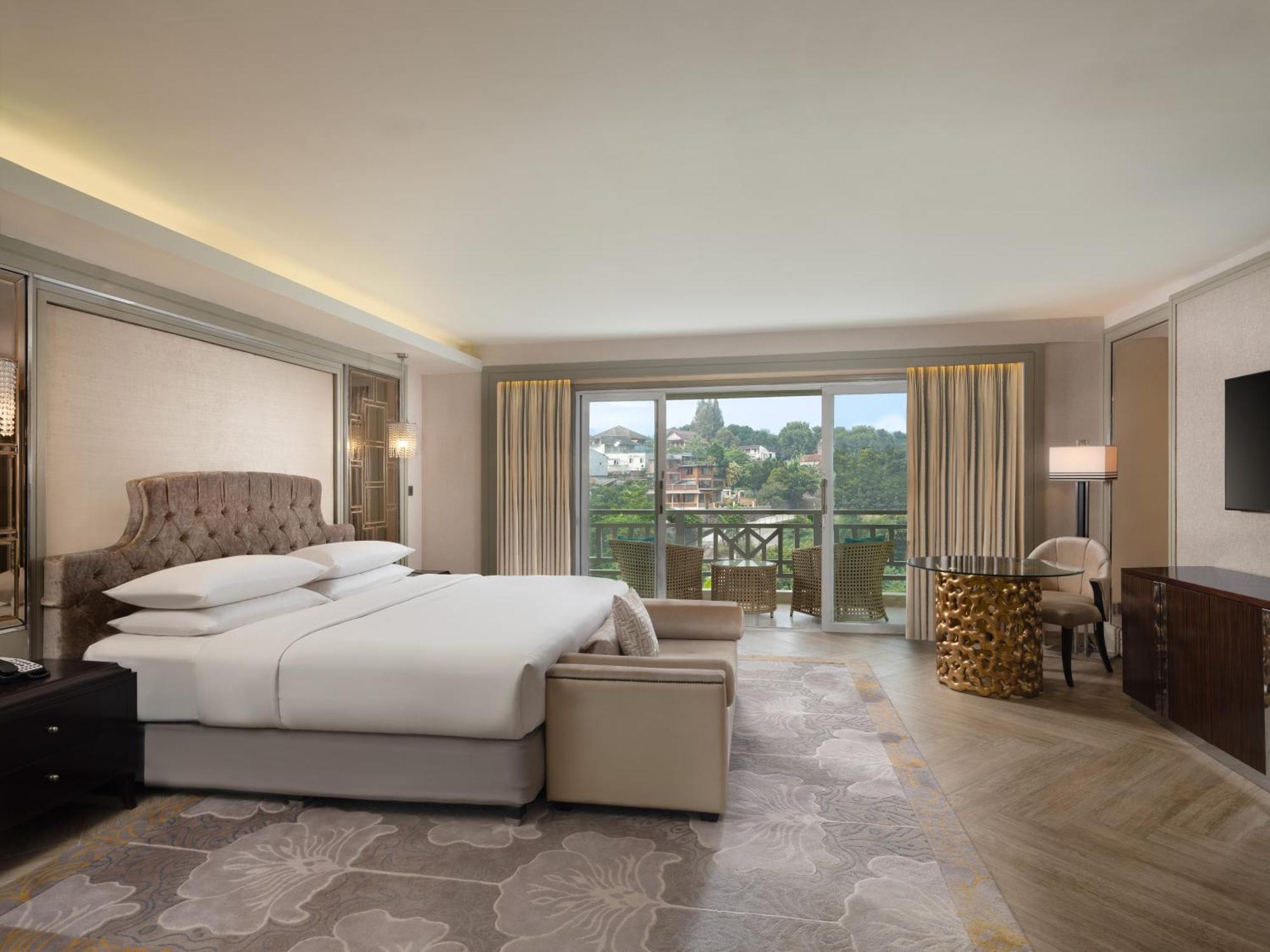 Sheraton Bandung Hotel & Towers Exterior photo
