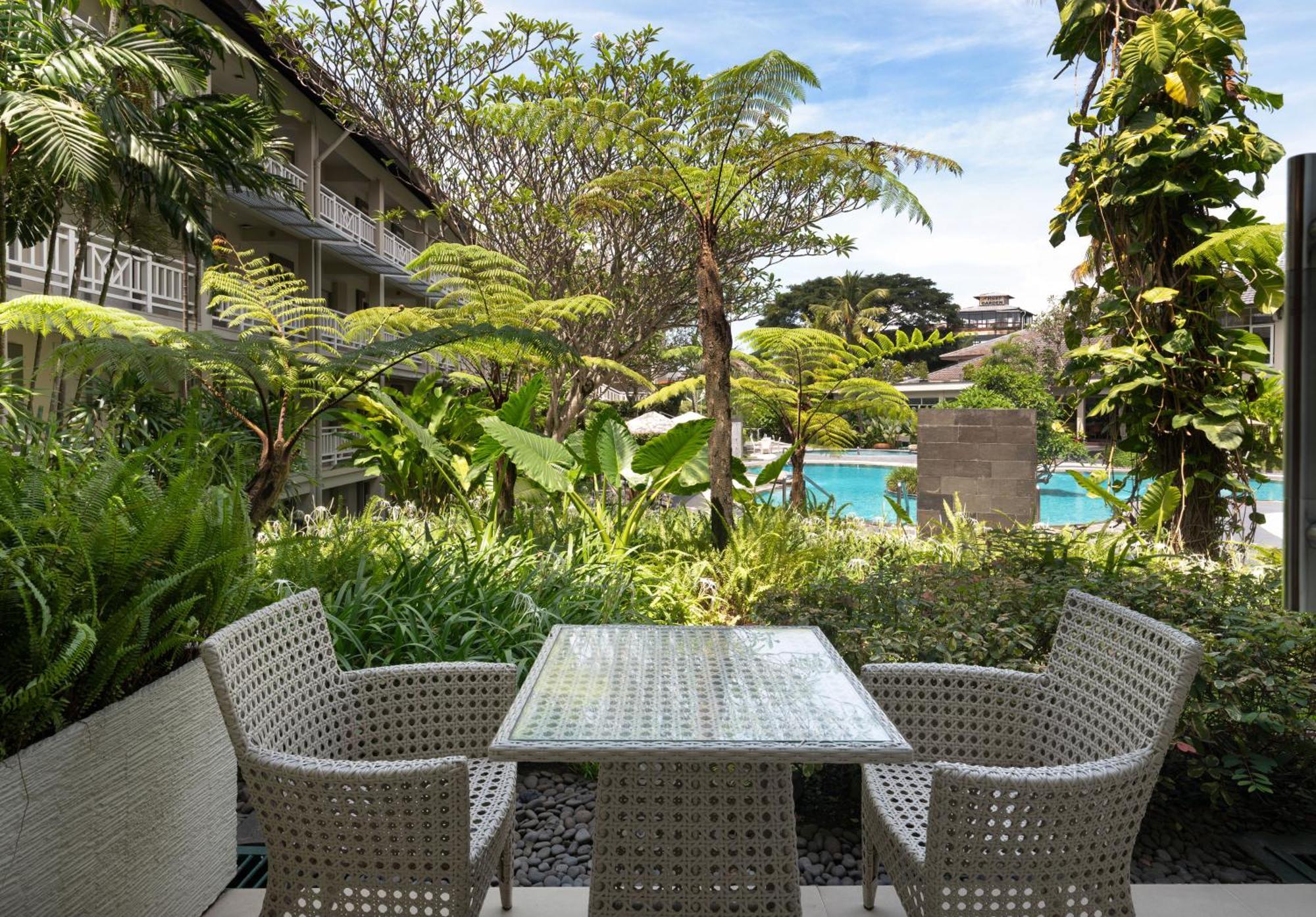 Sheraton Bandung Hotel & Towers Exterior photo