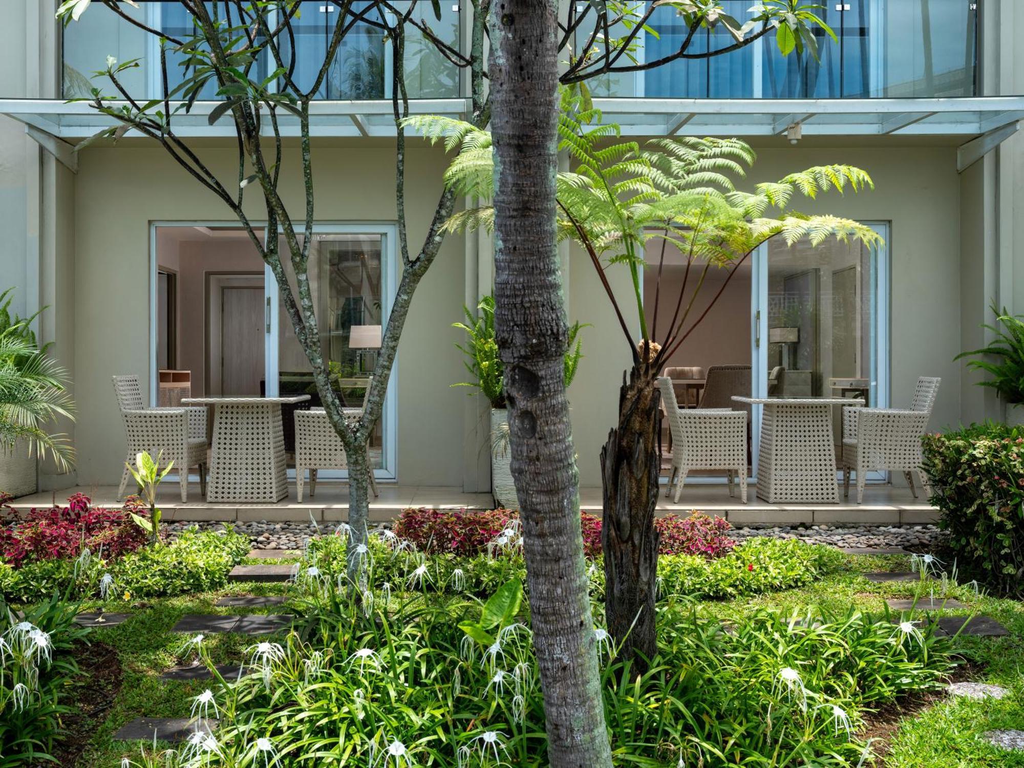 Sheraton Bandung Hotel & Towers Exterior photo